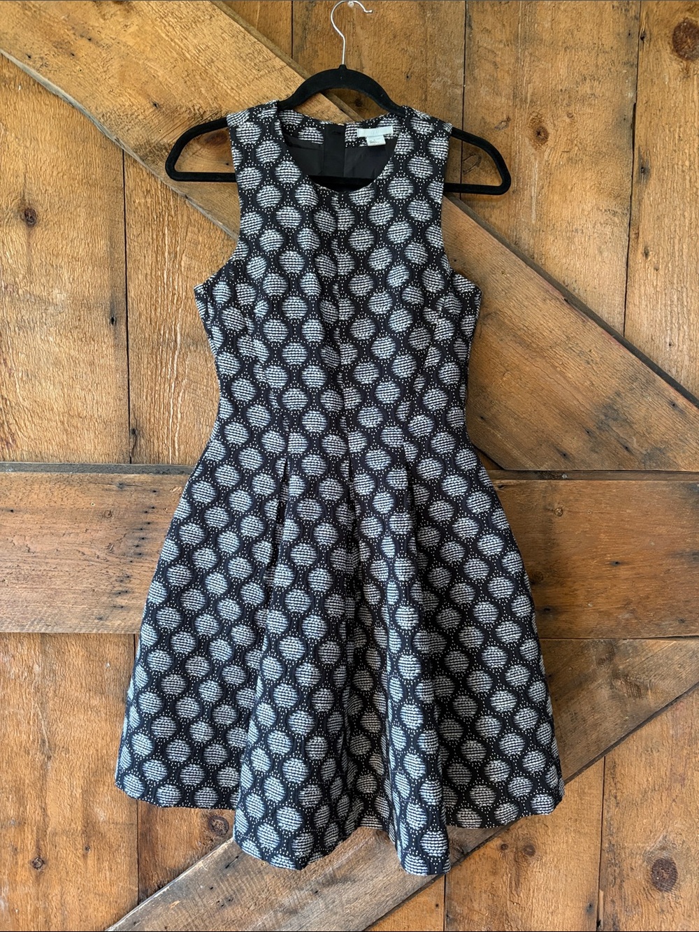 H&M Black and White Sleeveless Fit-and-Flare Dress